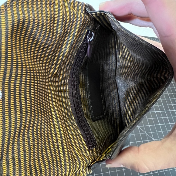 EUC Small leather wallet with clips for a belt - Picture 5 of 6